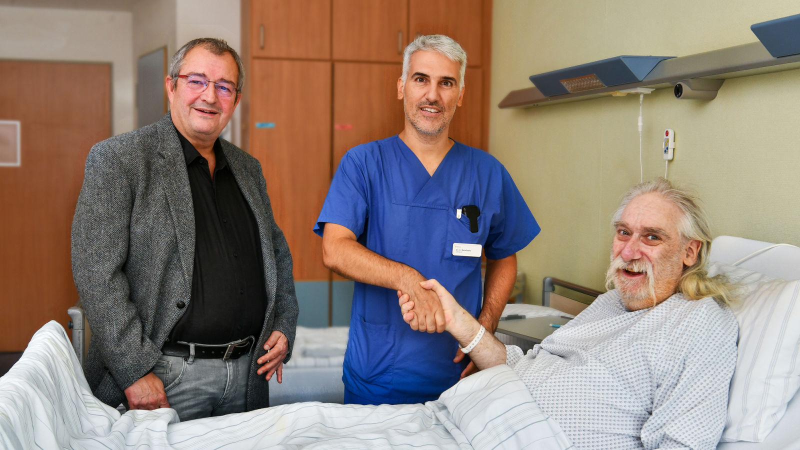 For the first time at Helios Hospital Wuppertal: Surgeons successfully implant aortic arch prosthesi